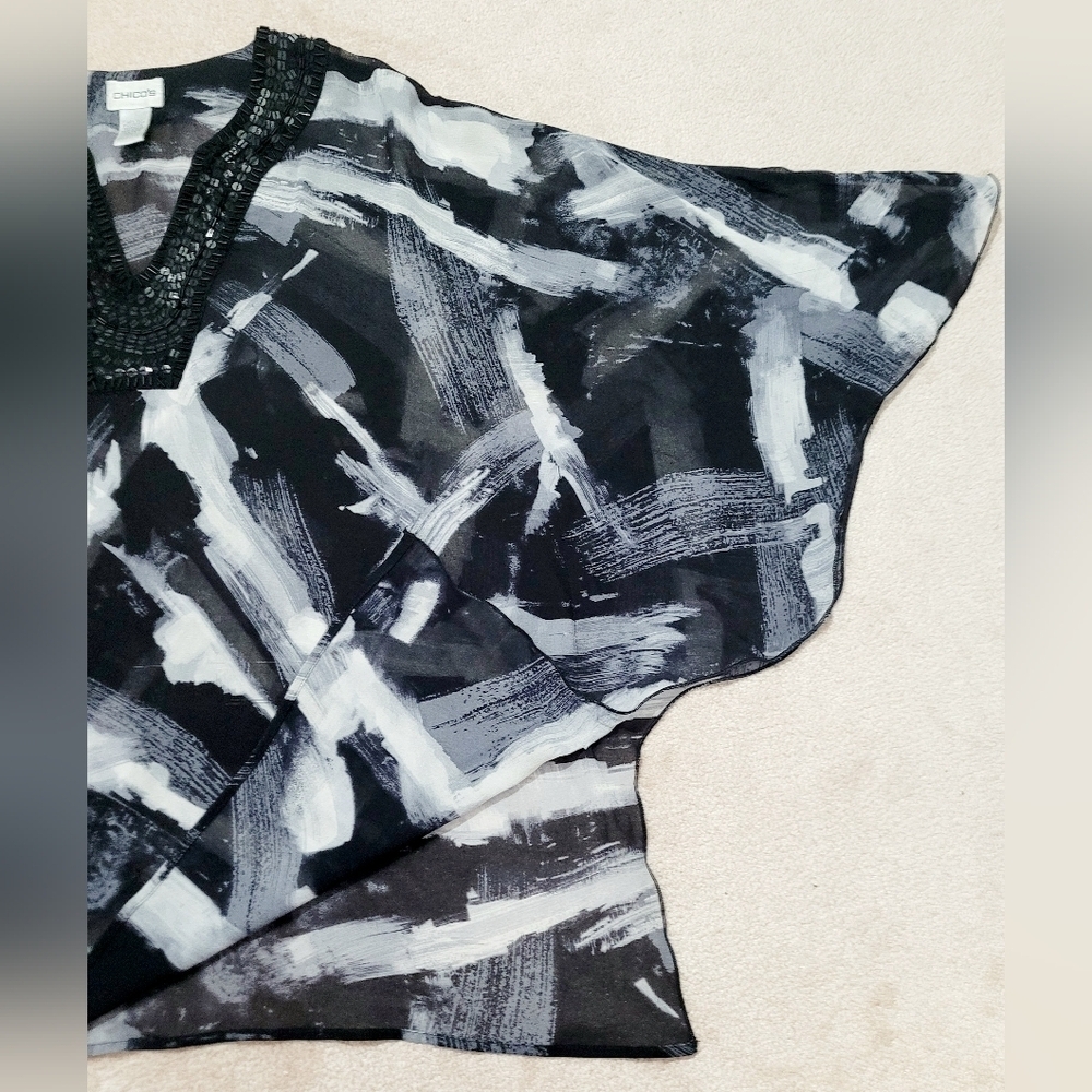 Chico’s 100% Silk Black White Abstract Beaded Neckline Tunic Top Size Medium - Picture 8 of 12